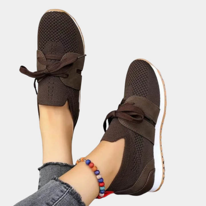 Baskets femme Liva au design moderne, légères et confortables, parfaites pour vos journées actives d'été.