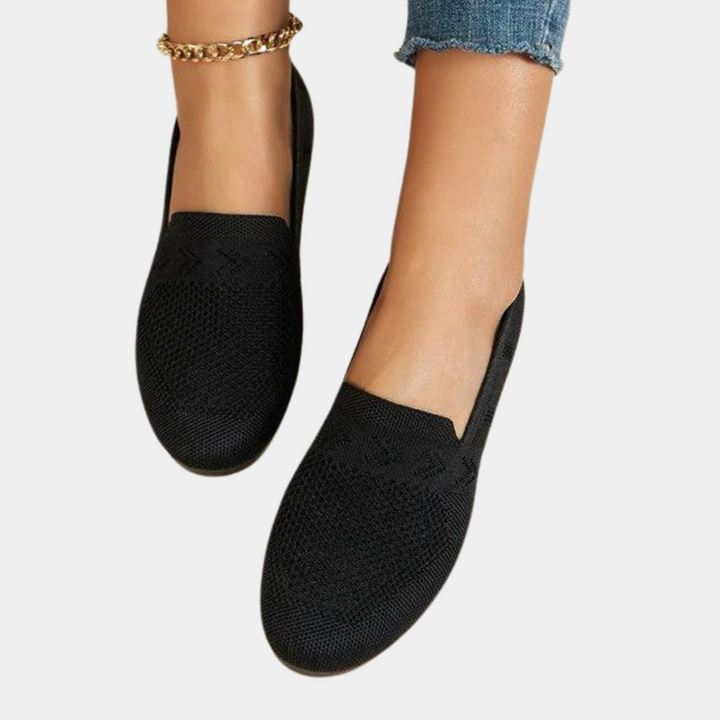 Chaussures plates femme, mocassins légers et souples, offrant un confort optimal au quotidien. Idéaux pour l'été.