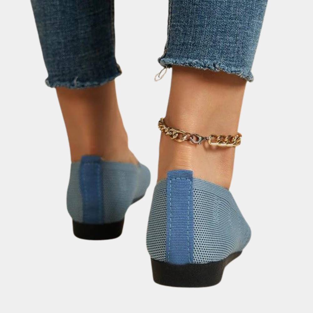 Mocassins femme élégants, au design épuré, parfaits pour un look mode chic. Chaussures légères pour le printemps-été.