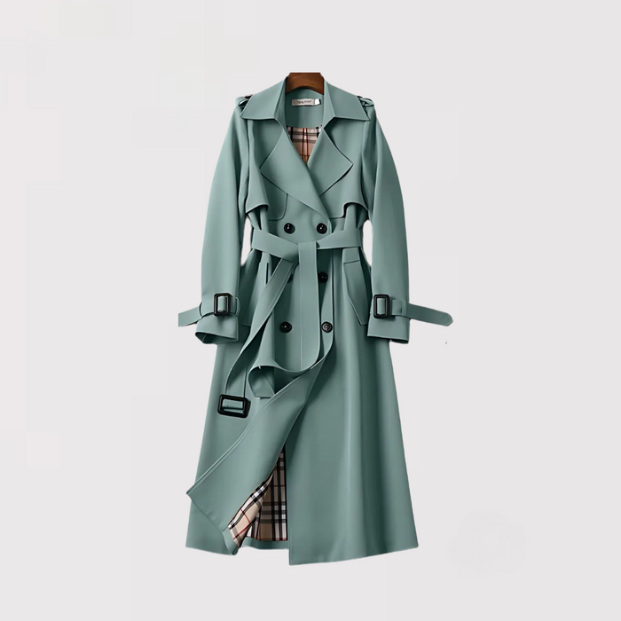 Détail des boutons et col d'un trench-coat long femme classique, style élégant et soigné.
