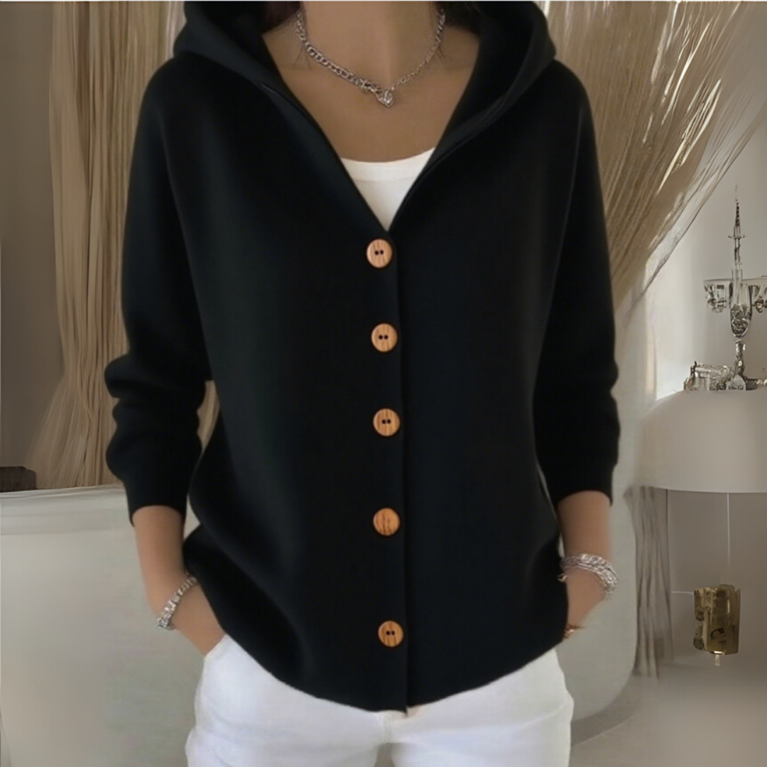 Cardigan femme à capuche Cataleya beige, offrant un confort élégant. Vêtement décontracté chic pour vos tenues quotidiennes.