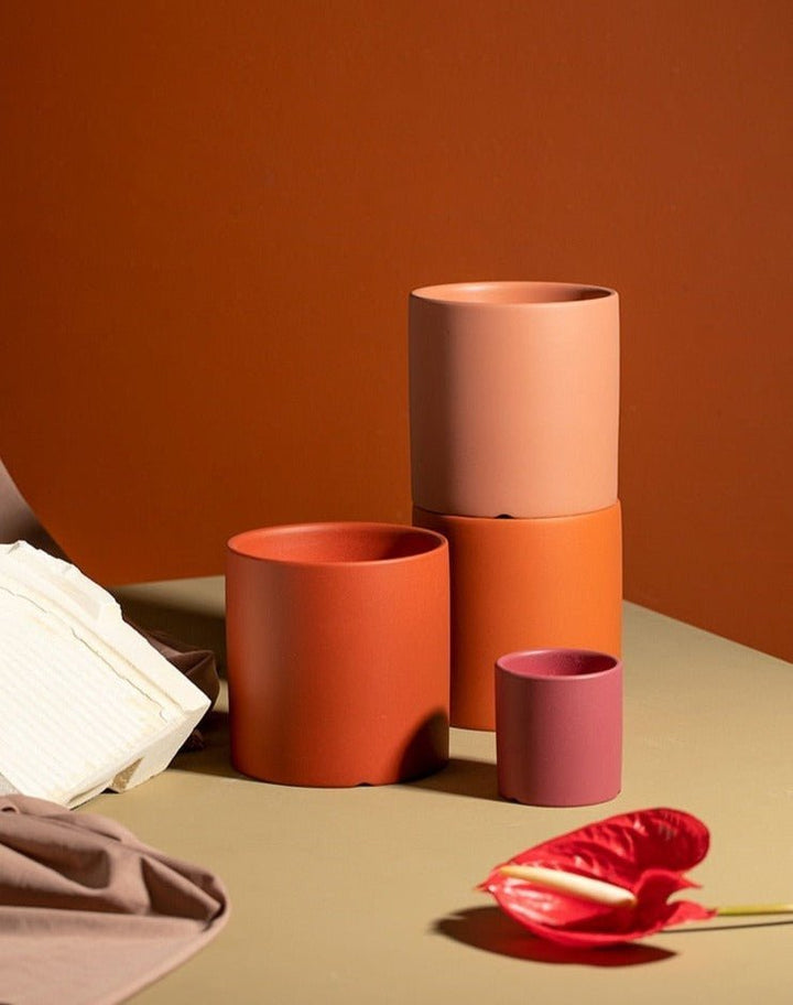 Pot de fleurs minimaliste moderne avec soucoupe, décoration élégante pour toutes plantes d'intérieur.