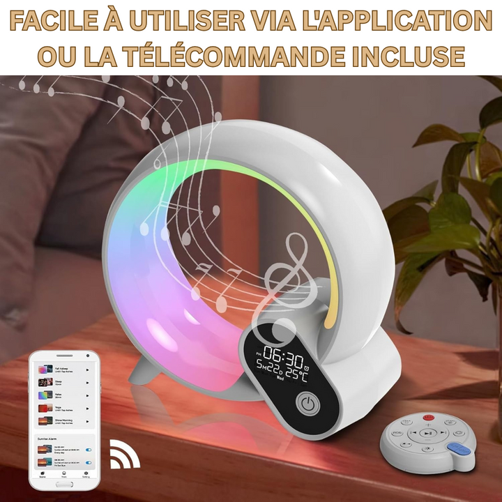 Réveil AuraLux numérique noir, simule l'aube pour des matins sereins, améliore le sommeil et l'ambiance de la chambre.
