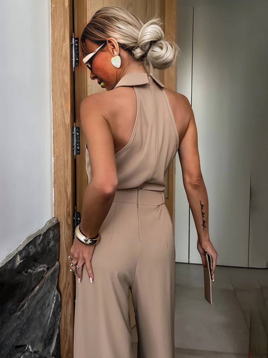 Combinaison fluide femme élégante, col chemise. Tenue sans manches confortable pour mode féminine d'été.