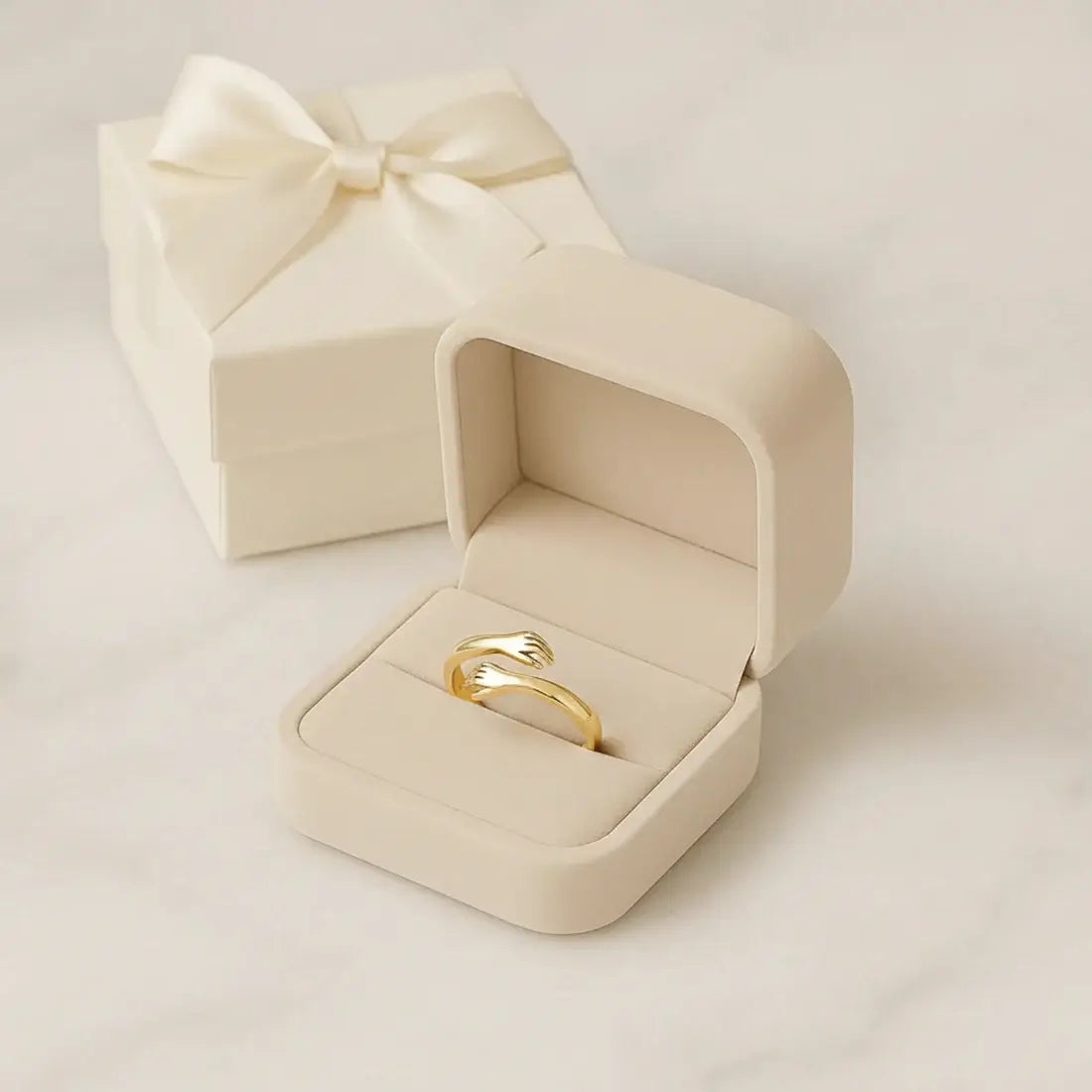 MÁS QUE UN ANILLO — UN ABRAZO ETERNO