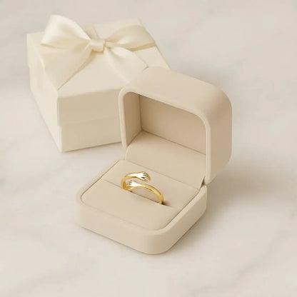 MÁS QUE UN ANILLO — UN ABRAZO ETERNO