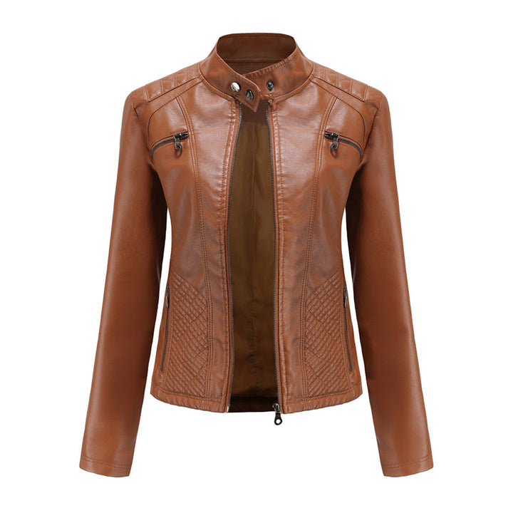 Blouson femme moderne ajusté marron avec zip asymétrique. Idéal pour un look tendance toutes saisons.