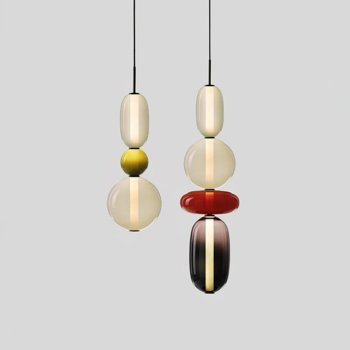Luminaire design en verre, suspension LED pour une ambiance moderne.
