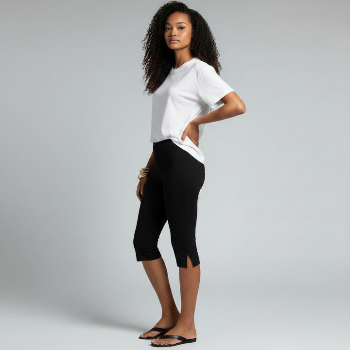 Pantacourt femme noir chic et confortable, coupe capri, idéal mode casual ou voyage été/printemps.