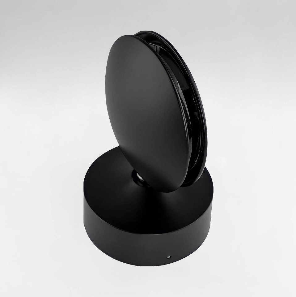 Créez une ambiance immersive avec l'éclairage LED intelligent Lumovibe, projection 360° et contrôle à distance.