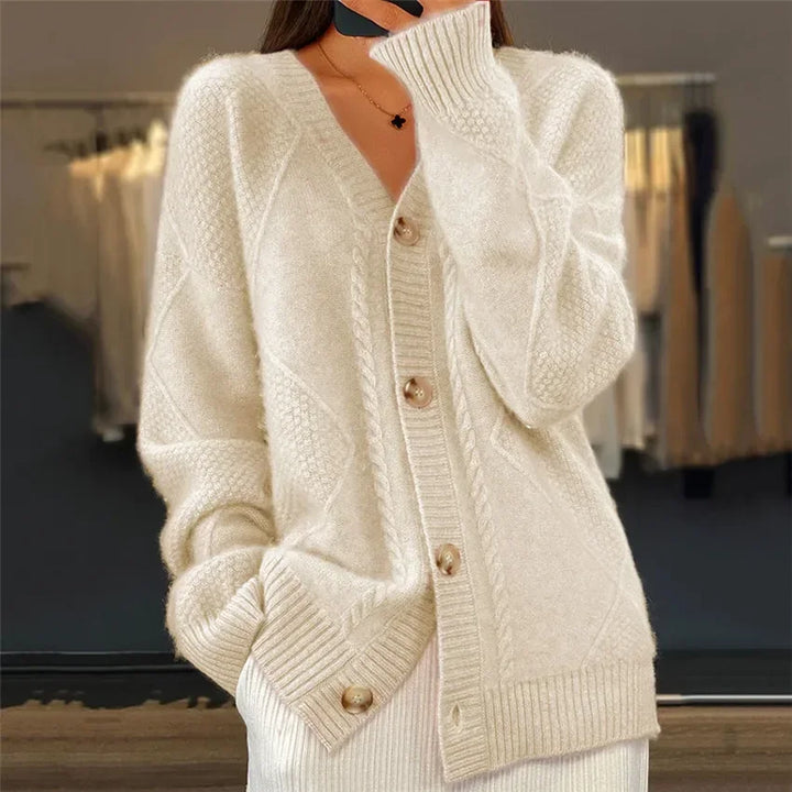 Cardigan élégant pour femme, gilet confortable à boutons, indispensable pour la mode hivernale.