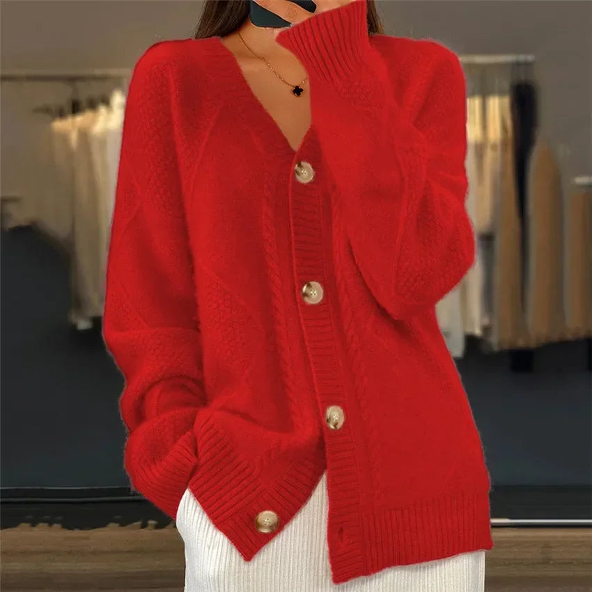 Mode femme : cardigan tricoté col V confortable pour l'hiver et l'automne. Élégant et polyvalent pour toute tenue.