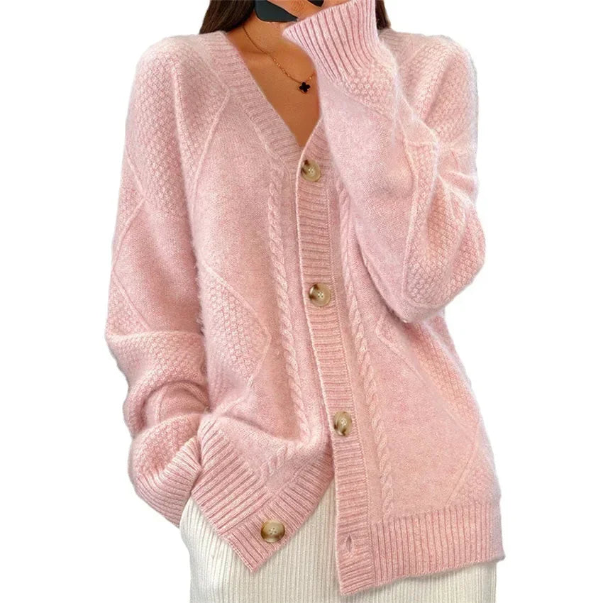 Cardigan femme confortable et élégant, gilet doux à boutons pour compléter vos tenues d'automne.