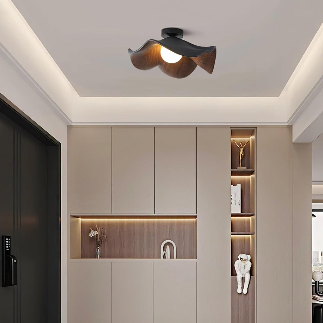 Luminaire LED organique élégant, forme naturelle, design pour le couloir.