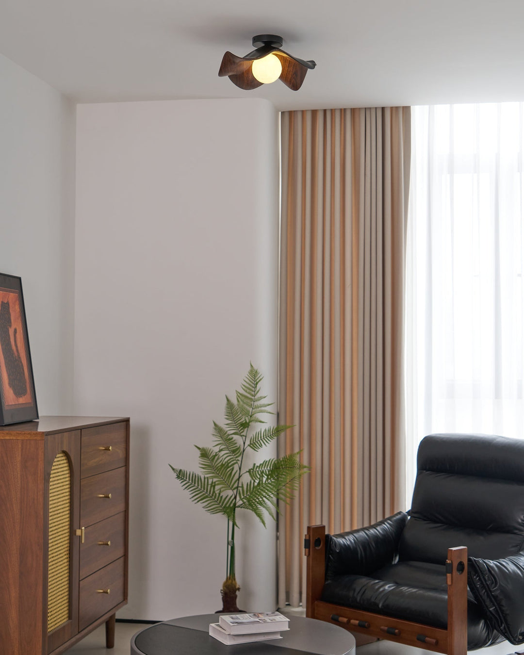 Forme organique LED pour plafond, luminaire tendance, éclairage chaleureux.