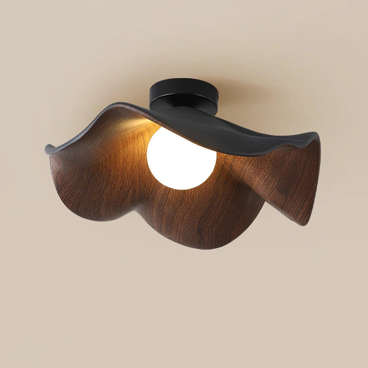 Plafonnier LED organique blanc, forme fluide, éclairage puissant et doux.