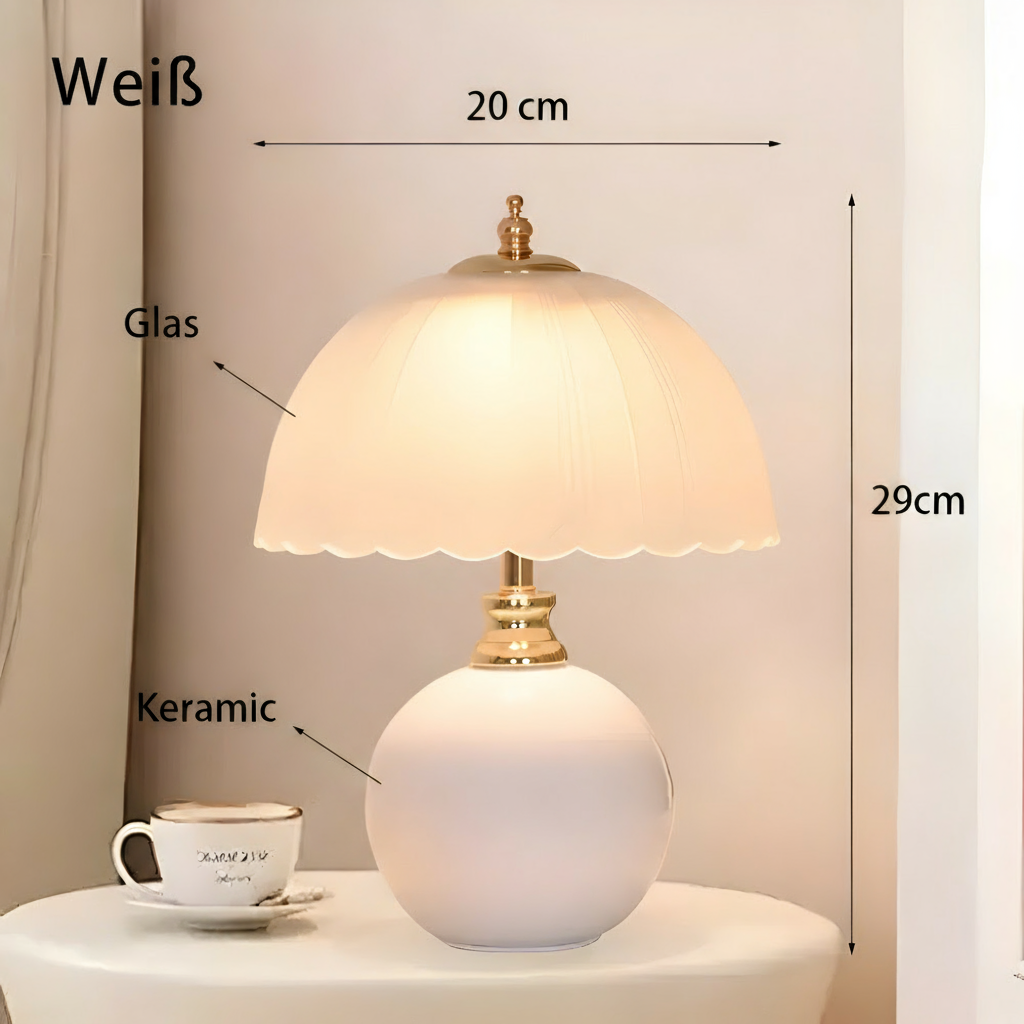 Lampe moderne dôme en céramique, design épuré pour un éclairage doux et contemporain.