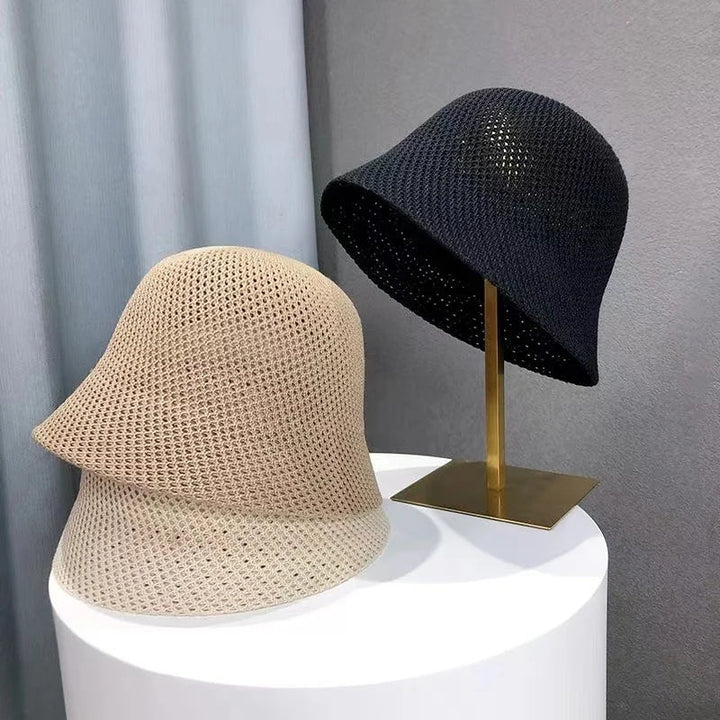 Chapeau femme chic, léger, pliable. Protection UV pour le soleil, idéal pour toute occasion.
