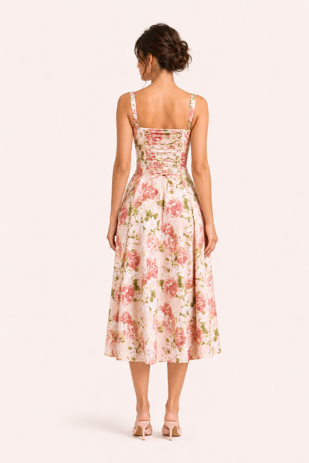 Robe d'été élégante femme, coupe midi fluide, imprimé fleuri délicat, parfaite pour un look décontracté chic.