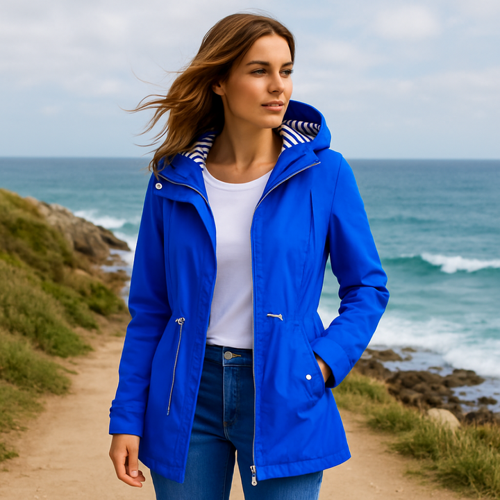 Parka femme avec poches pratiques, imperméable et chaude. Idéale pour un look hivernal casual.