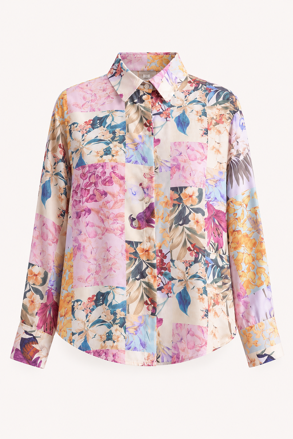 Chemisier floral blanc et manches longues pour femme. Design printanier élégant et polyvalent.