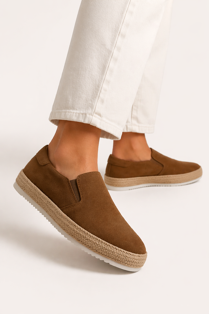 Chaussures décontractées slip-on pour hommes, confort quotidien, idéales été et voyage.