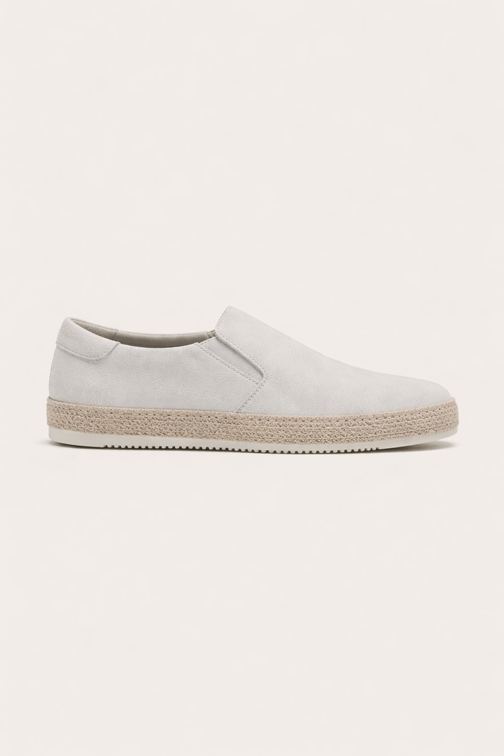 Vue arrière des chaussures hommes décontractées à enfiler, faciles à mettre pour un confort instantané.