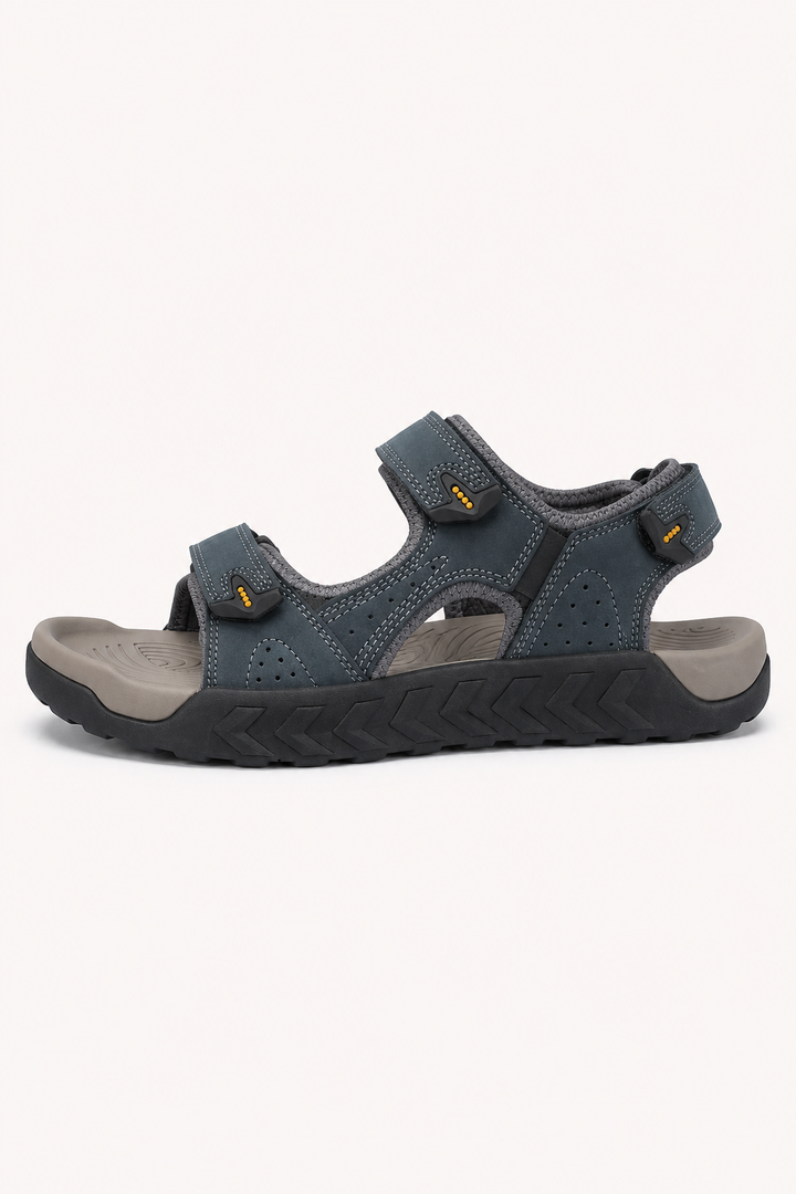 Sandales sport homme polyvalentes, réglables, offrant confort et adhérence pour toutes vos aventures estivales.