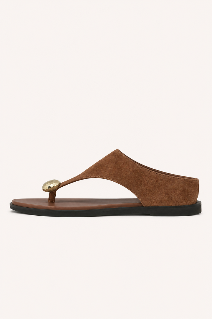 Chaussures sandales femme ultra-légères, design épuré pour un confort optimal tout l'été.