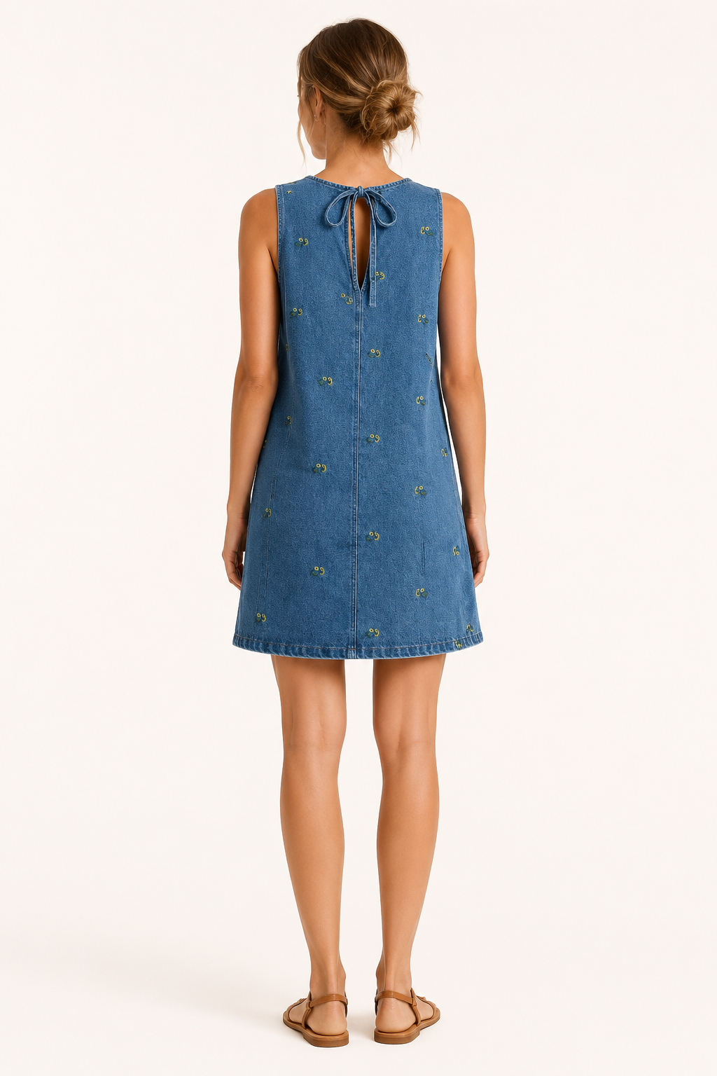 Robe courte décontractée sans manches pour femme, parfait style estival polyvalent et confortable. Mode été.