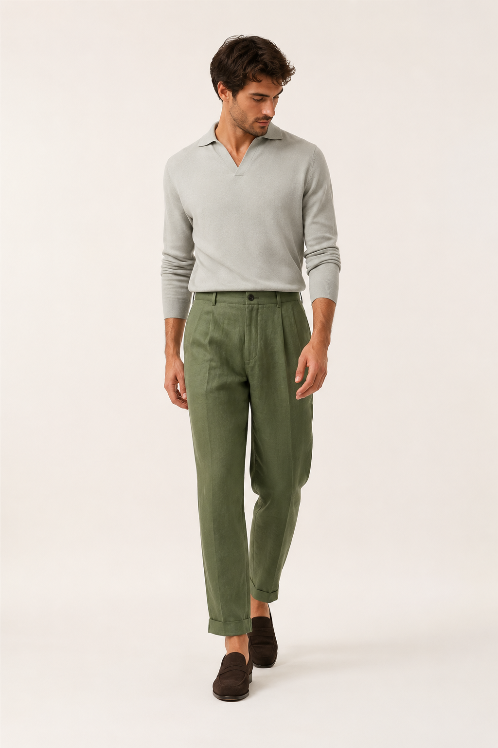 Pantalon de costume homme à pinces, coupe droite élégante, idéal pour un look chic et moderne.