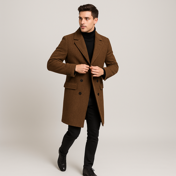 Manteau homme classique croisé noir, élégant, parfait pour l'hiver ou l'automne. Mode masculine sophistiquée.
