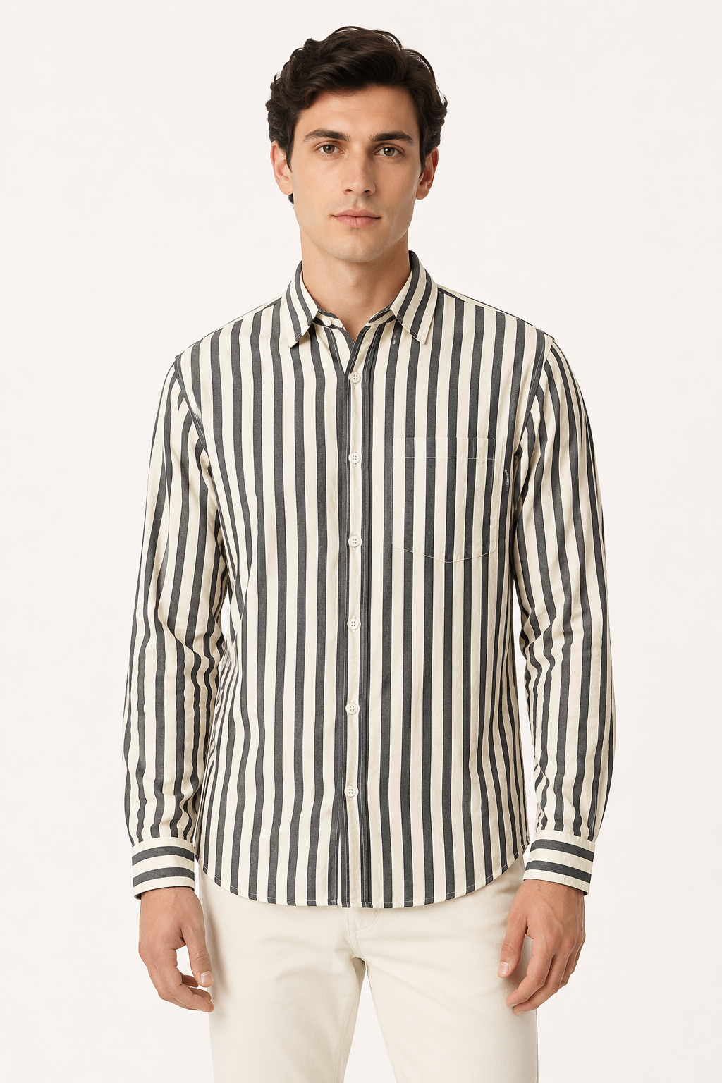 Chemise rayée hommes coupe décontractée, un essentiel pour un look casual tendance au printemps et en été.