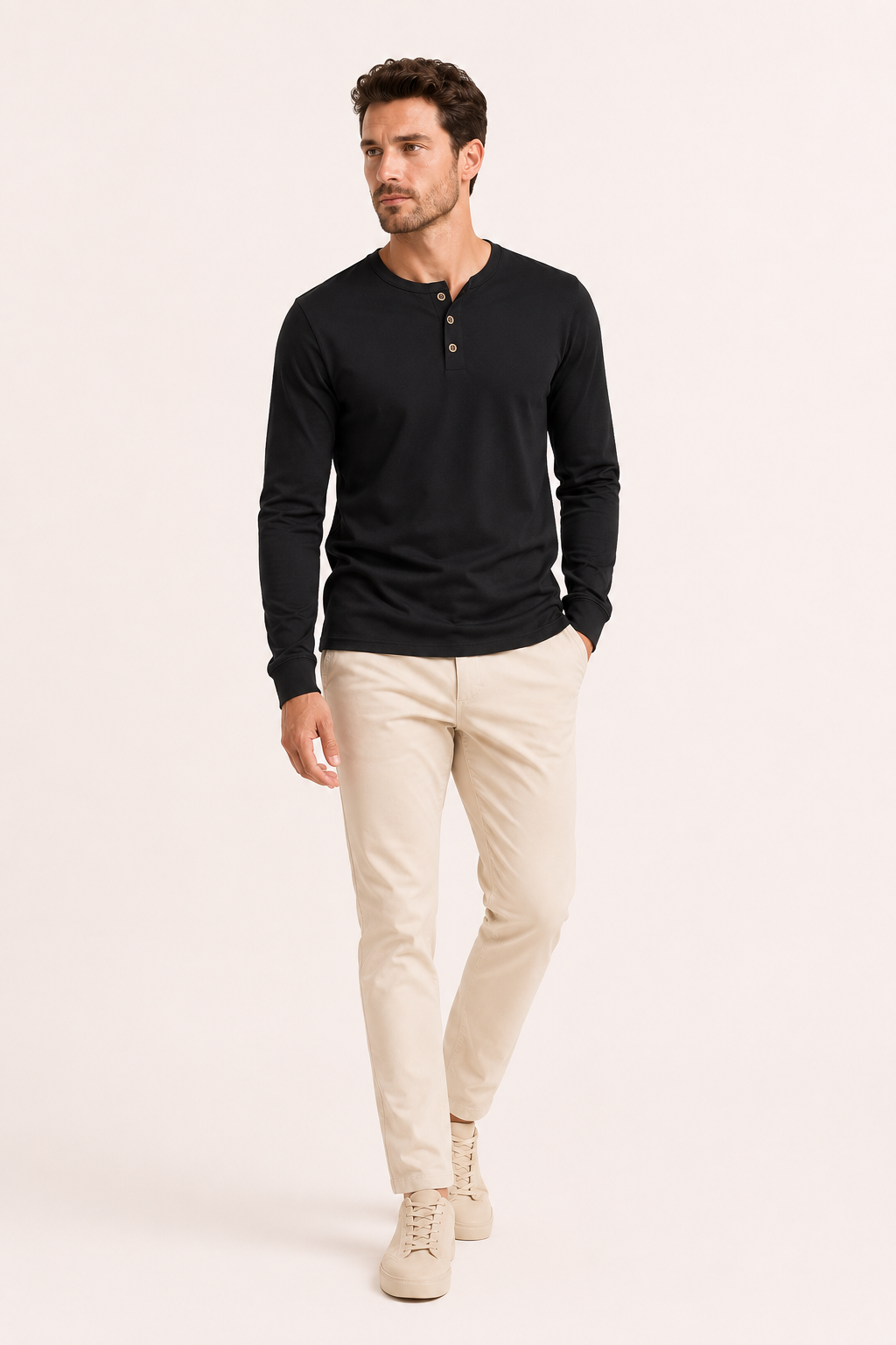 T-shirt basique homme à manches longues, col boulanger. Disponible en plusieurs couleurs (gris, rouge, noir, vert).