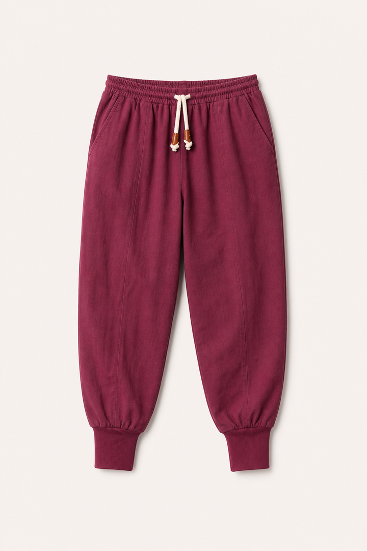Jogging homme respirant avec poches. Idéal pour le sport, les loisirs ou une tenue de voyage confortable.