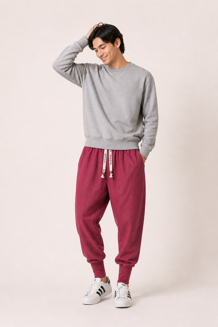 Pantalon de jogging homme moderne, coupe ajustée, pour un style décontracté et urbain. Confort optimal.