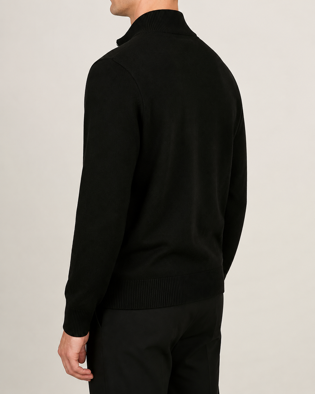 Pull homme zippé, col montant, confortable et élégant pour les jours frais.