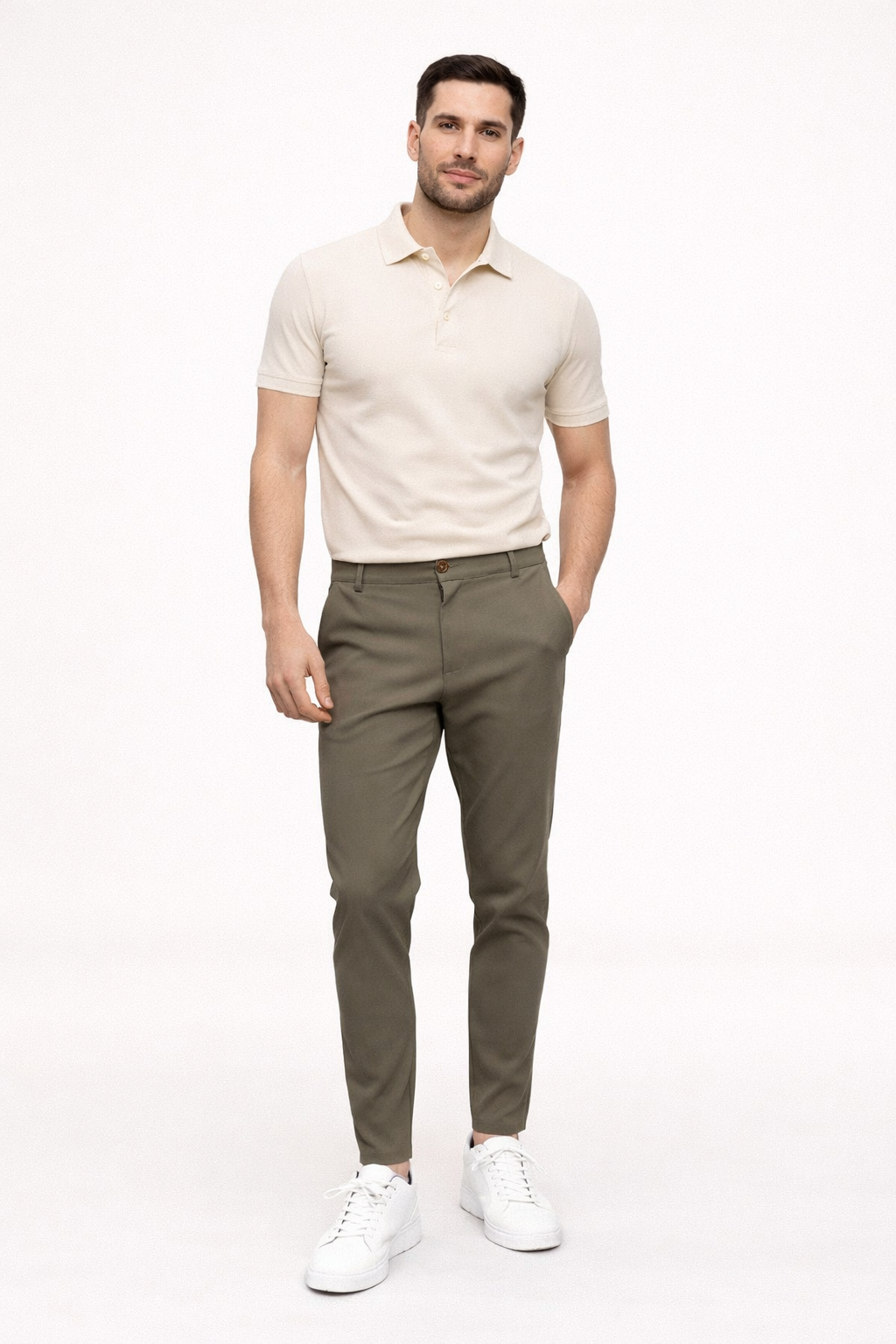 Pantalon chino homme polyvalent, coupe droite moderne, confort ultime, parfait pour look casual ou élégant.