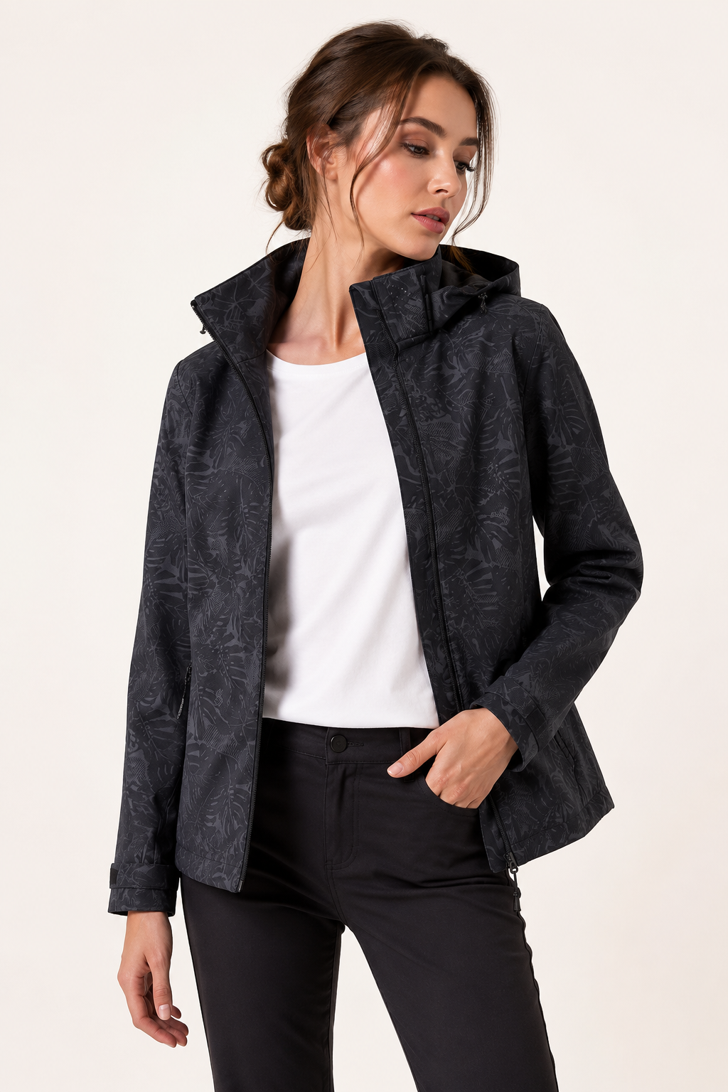 Coupe-vent imperméable léger pour mi-saison, avec capuche, protection vent et pluie fine.