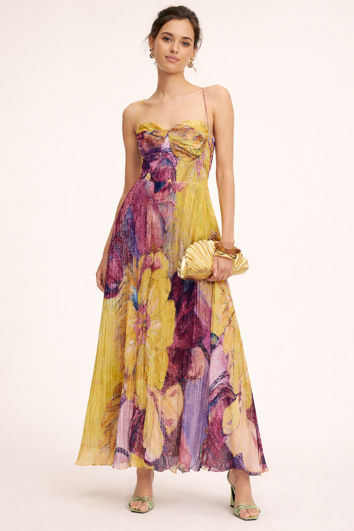 Robe longue fleurie élégante Camila pour femme, idéale pour l'été ou une tenue de fête. Mode décontractée.