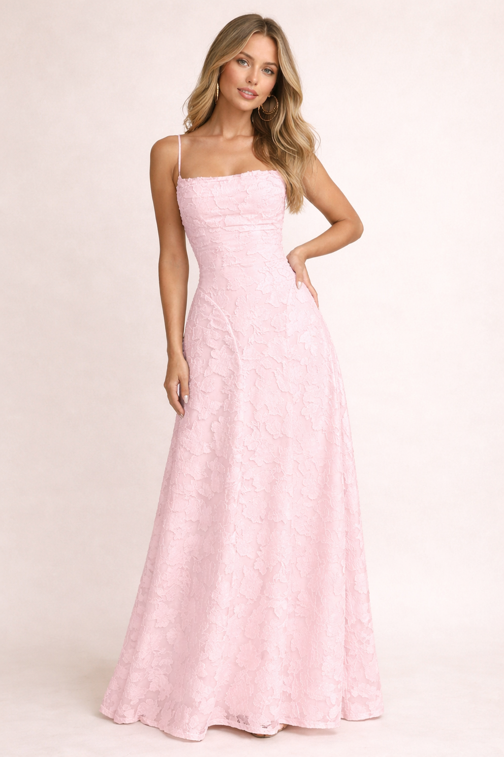 Robe longue femme à bretelles, imprimé floral éclatant, style élégant et fluide, parfaite pour l'été et le printemps décontracté.