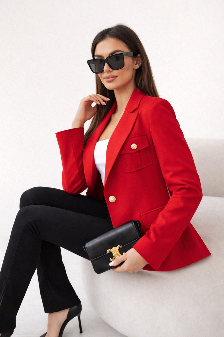 Veste blazer femme chic et moderne, coupe ajustée parfaite pour bureau, soirée, ou look urbain élégant.