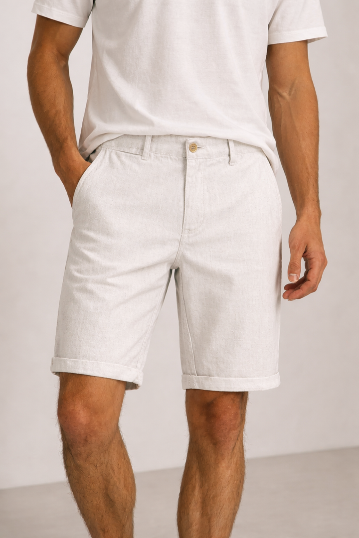 Short décontracté homme léger pour un confort estival. Idéal pour la mode masculine casual en été.