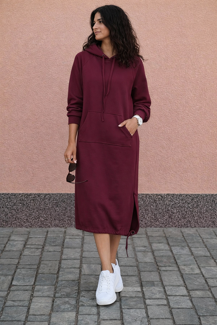 Robe longue à capuche femme, mode décontractée pour un style urbain confortable, idéale automne-hiver.
