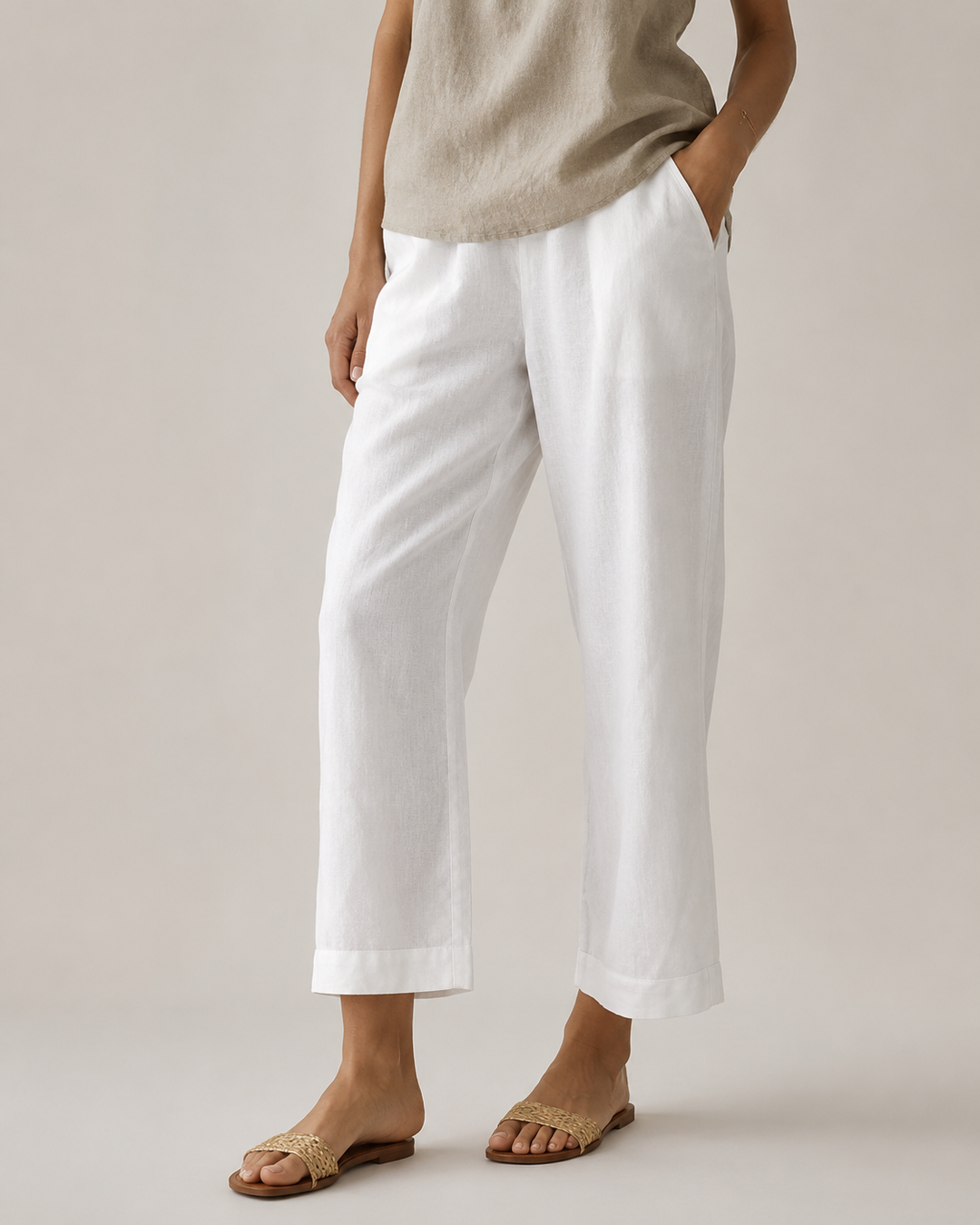 Pantalon ample fluide femme, élégant et confortable. Idéal pour l'été et les looks décontractés.