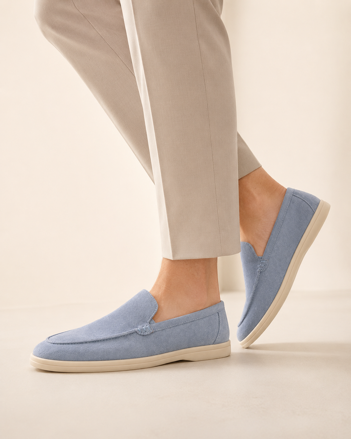Mocassins homme élégants à enfiler en daim, confort optimal pour le bureau et la ville.