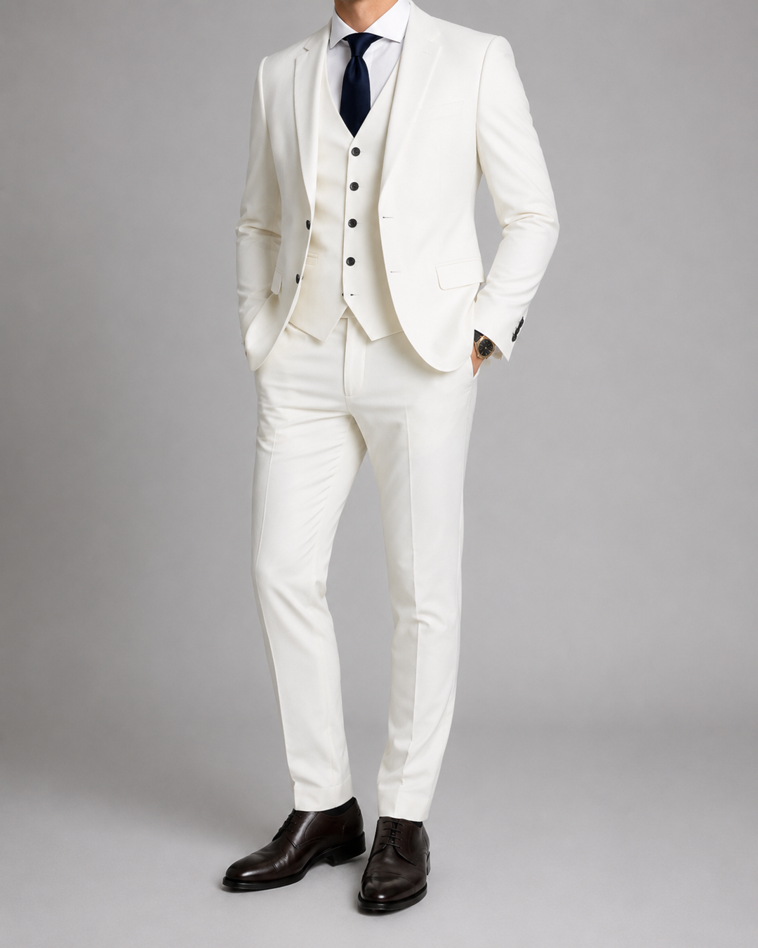 Costume homme 3 pièces ajusté, idéal mariage & cérémonie. Élégance masculine.