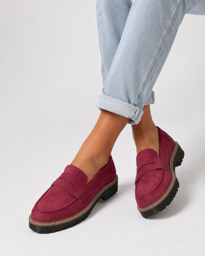 Mocassins femme, style intemporel, confort orthopédique pour vie quotidienne active.