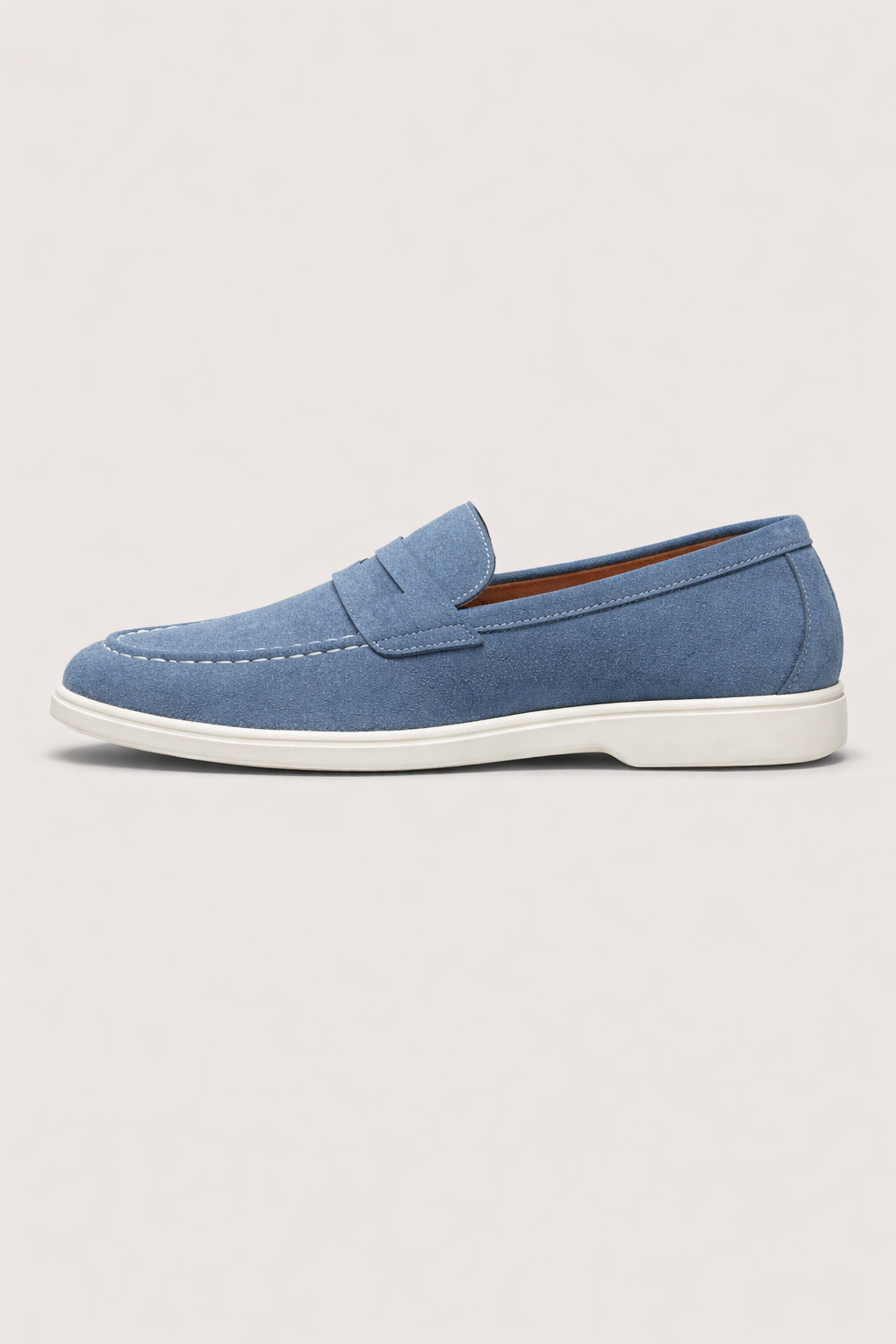 Mocassins homme élégants en cuir, parfaits pour un look chic et confortable au quotidien ou en ville. Idéal été/printemps.