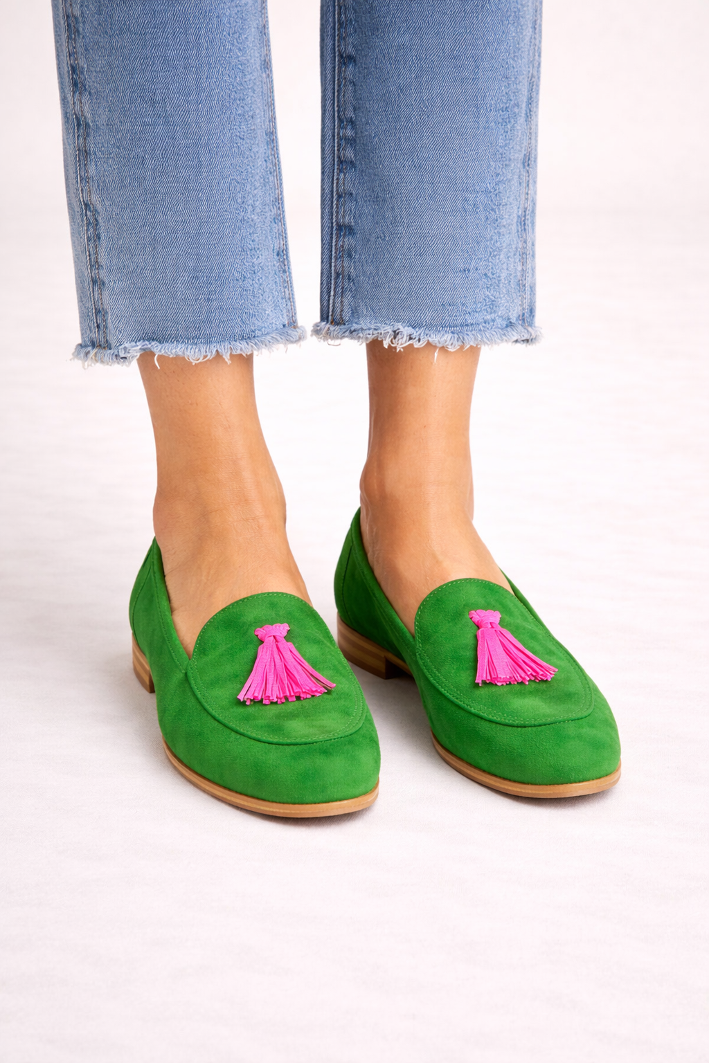 Chaussures mocassins plats chic pour femmes, avec glands, offrant confort et style pour le quotidien et l'été.